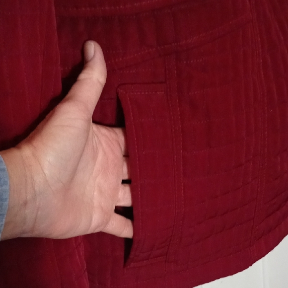 Gallery Red Jacket - Picture 7 of 7